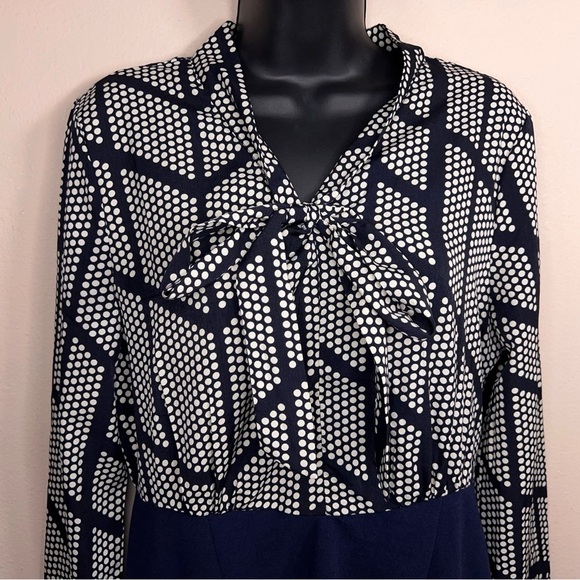 Size 6 Blue White Long Sleeve Dress Dot Print Bow Neckline Accent Zip Closure - Picture 4 of 16